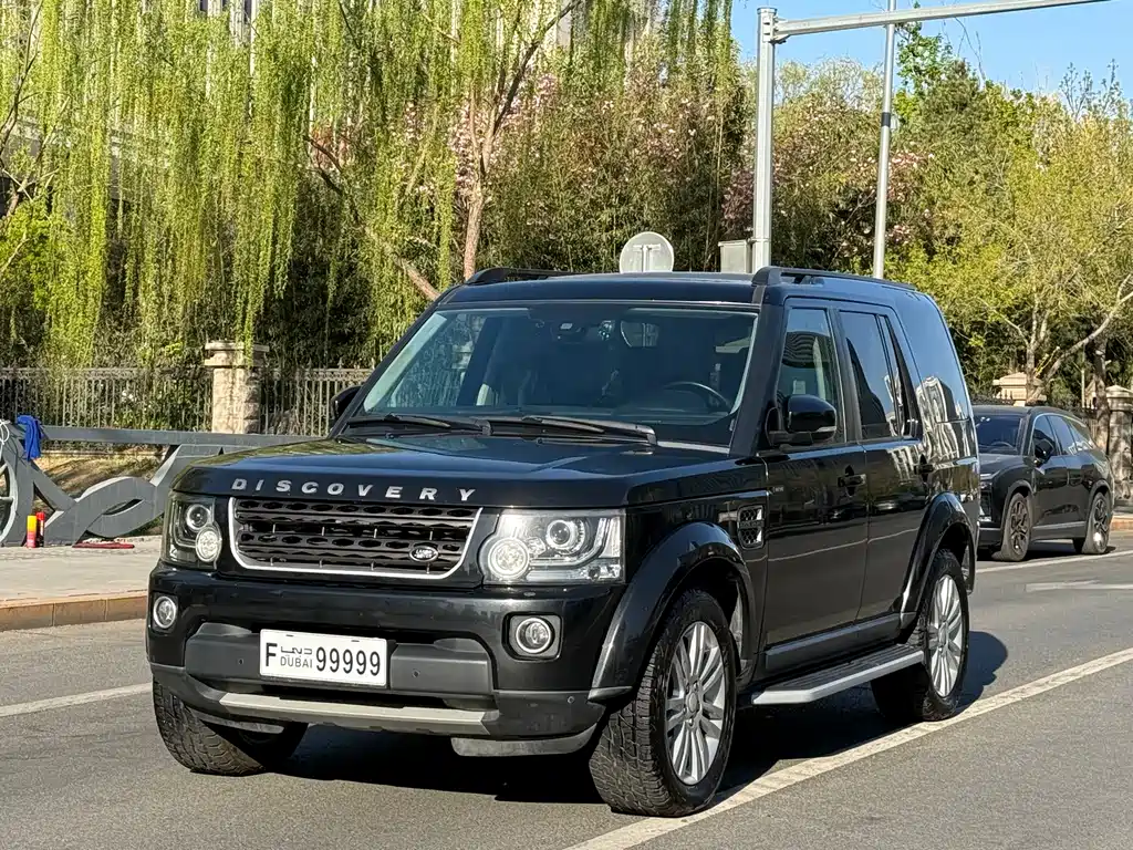Land Rover Discovery 2015 — фото 1
