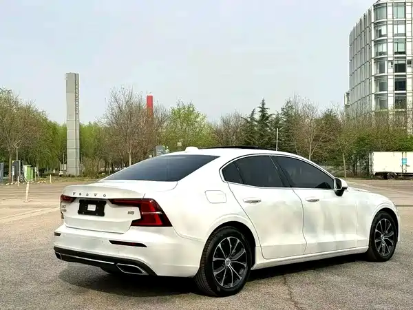 Volvo S60 2022