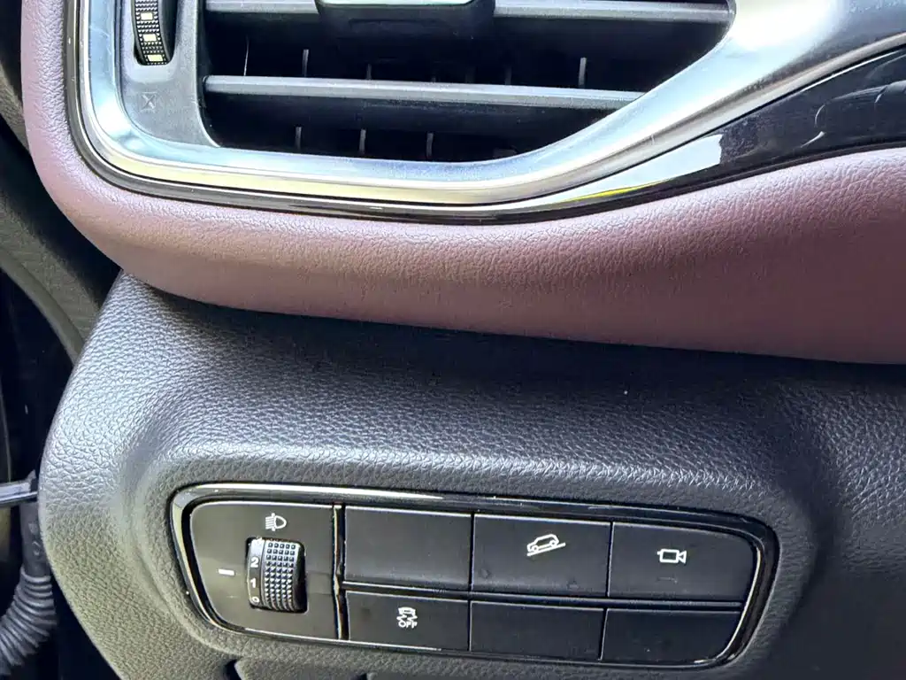 GAC Trumpchi M6 2022 — фото 18