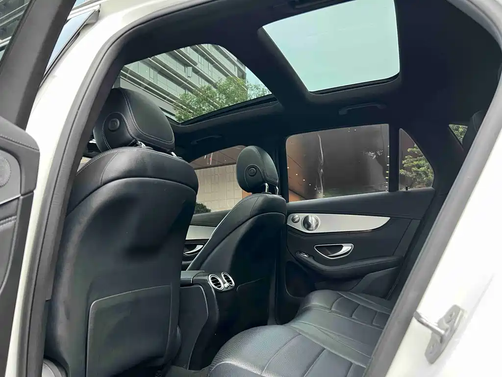 Mercedes-Benz GLC 2017 — фото 13