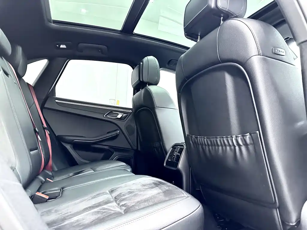 Porsche Macan 2021 — фото 14
