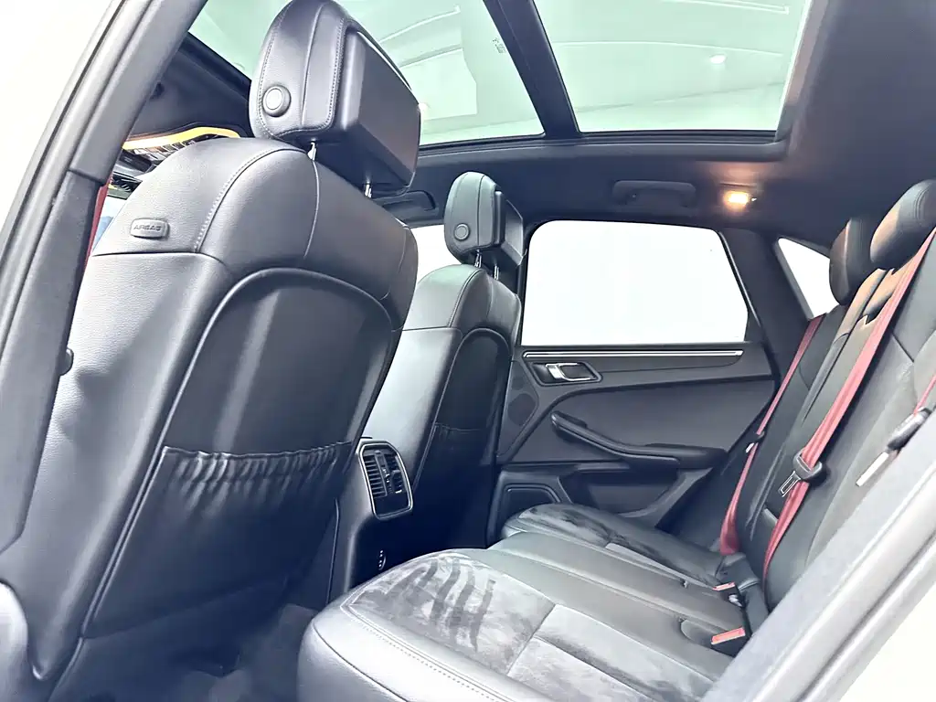 Porsche Macan 2021 — фото 13