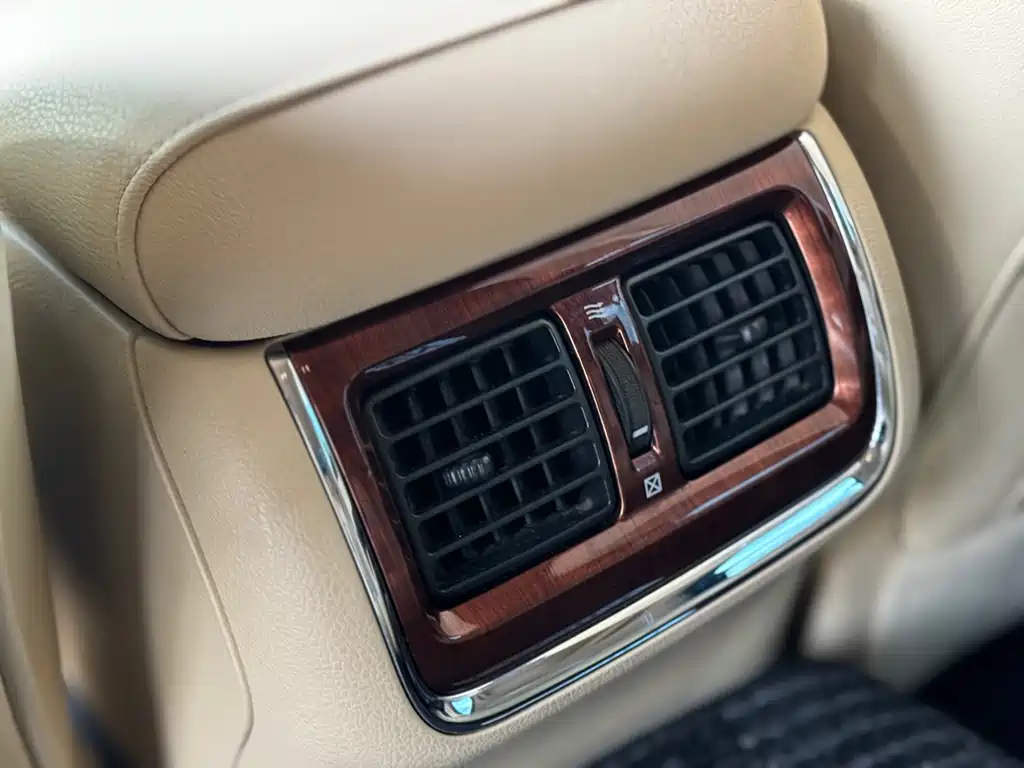 Toyota Crown 2016 — фото 14