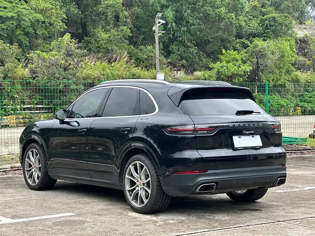 Porsche Cayenne 2021 — фото 17