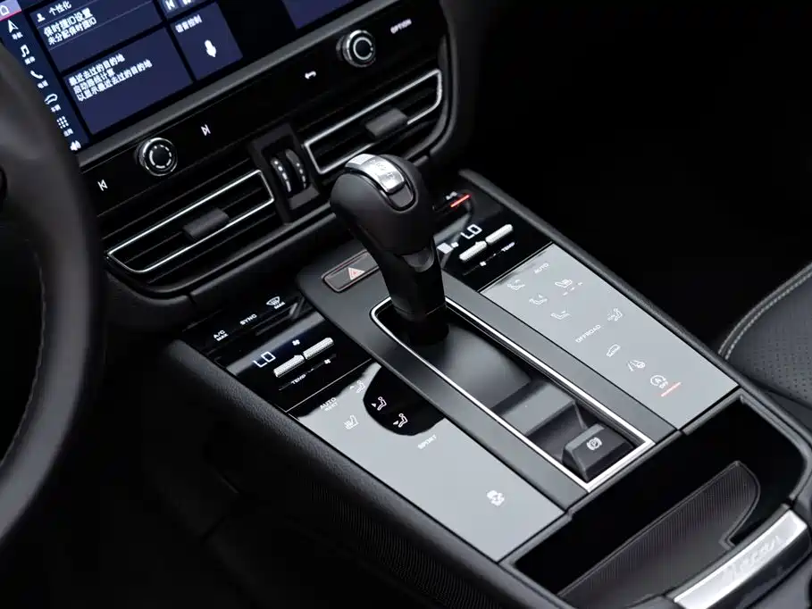 Porsche Macan 2022 — фото 14