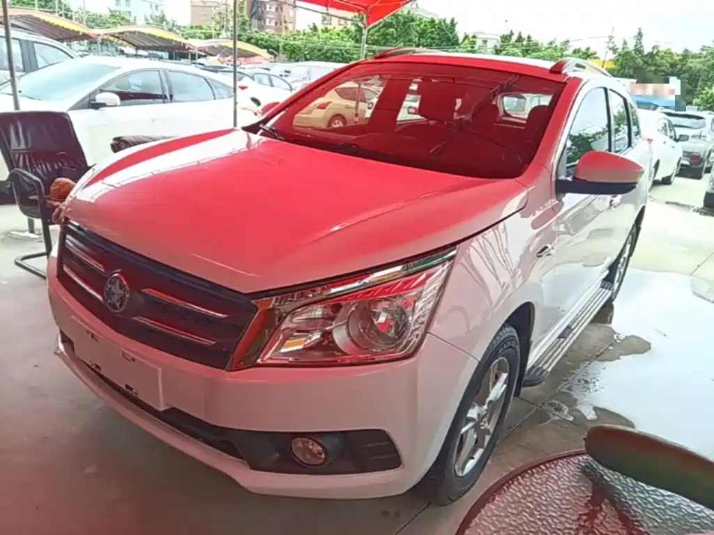 Venucia T70 2015