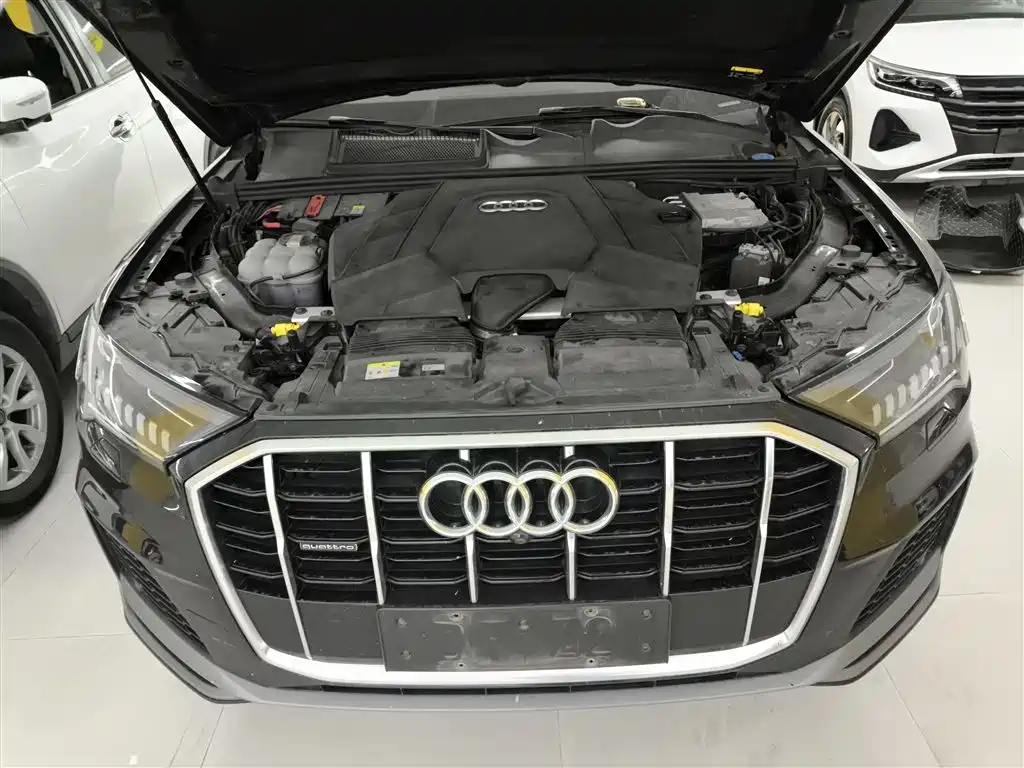 Audi Q7 2021 — фото 13