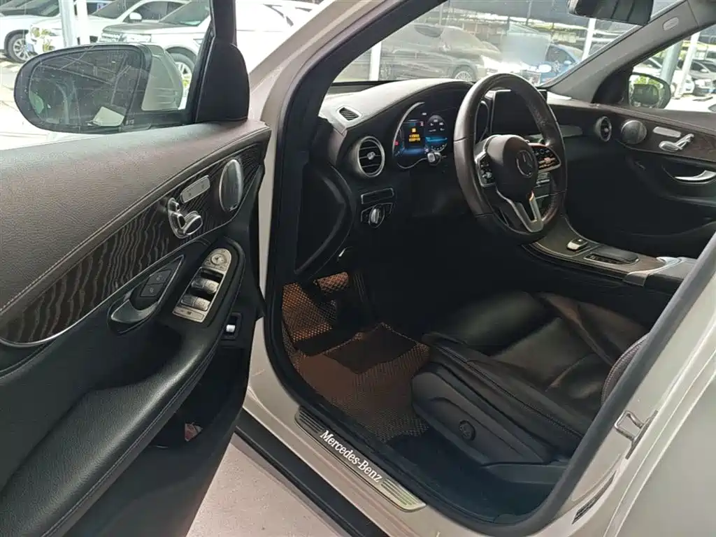 Mercedes-Benz GLC 2020 — фото 15