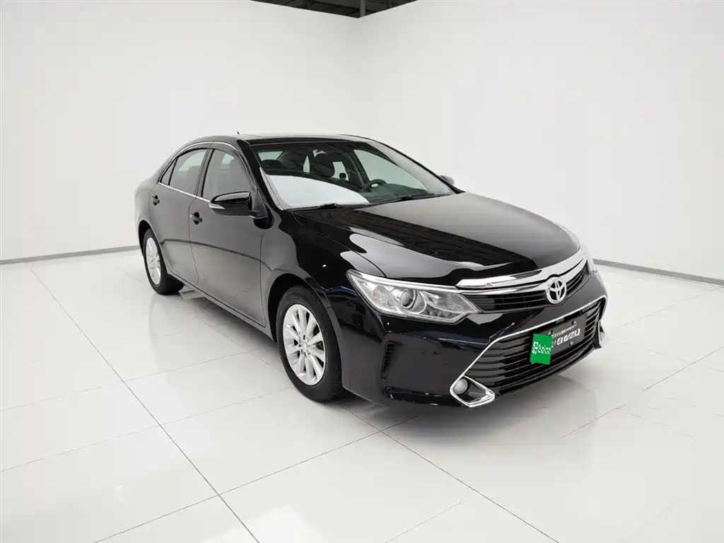 Toyota Camry 2015 — фото 4