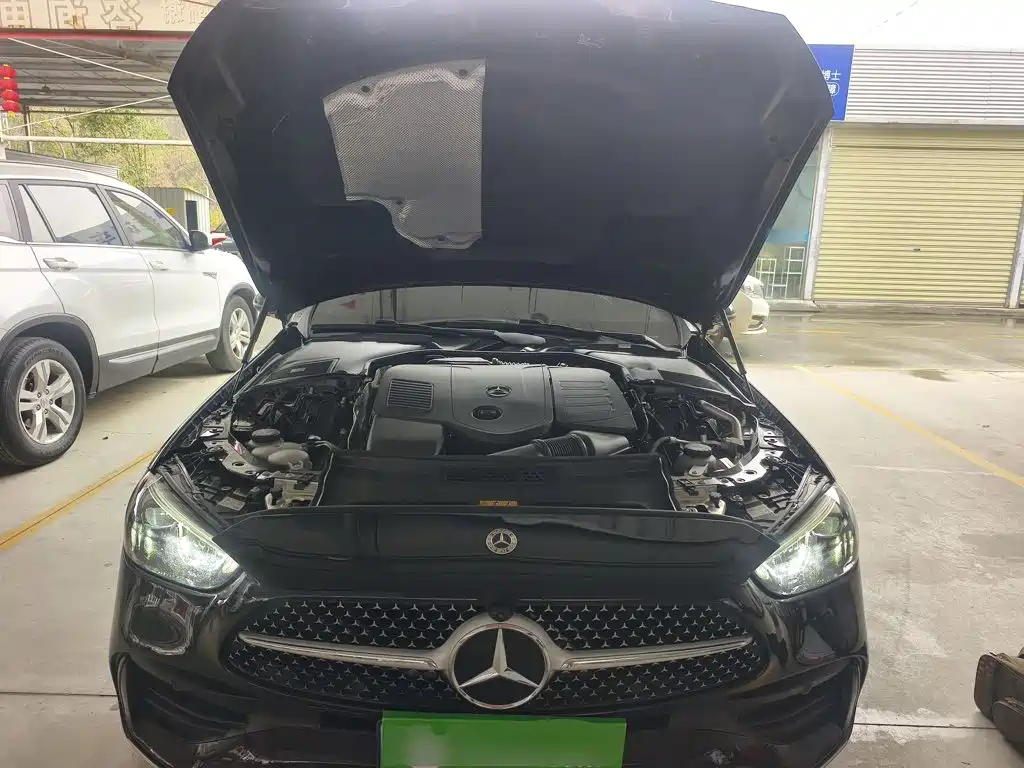 Mercedes-Benz C-Class 2025 — фото 13
