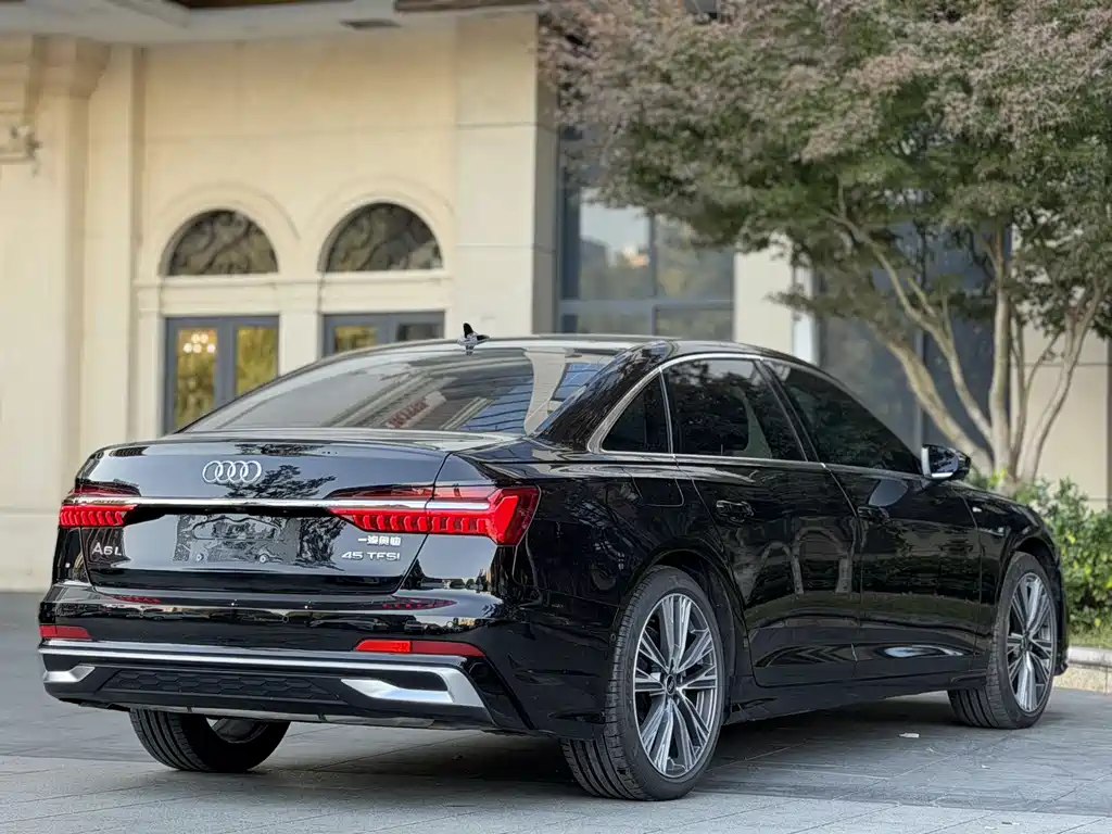 Audi A6L 2025 — фото 10