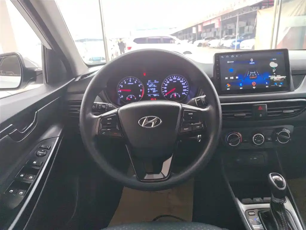 Hyundai Elantra 2020 — фото 11
