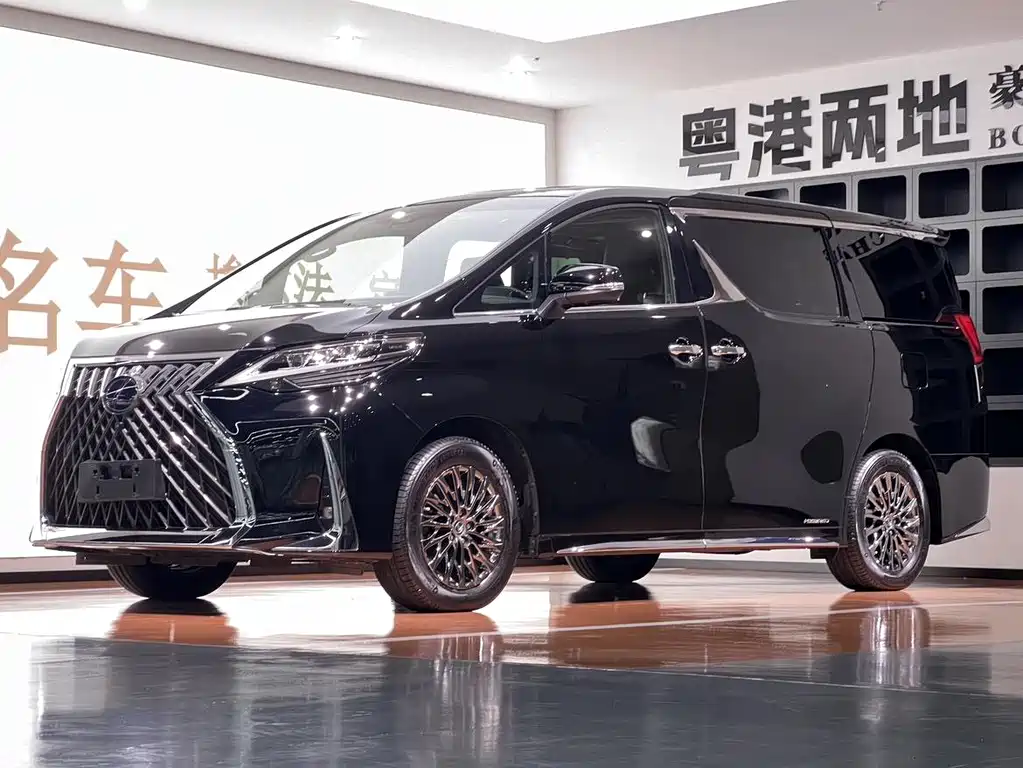 Lexus LM 2023 — фото 1