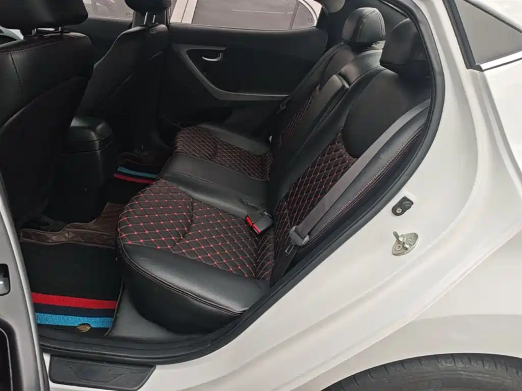 Hyundai Elantra Langdong 2017 — фото 17