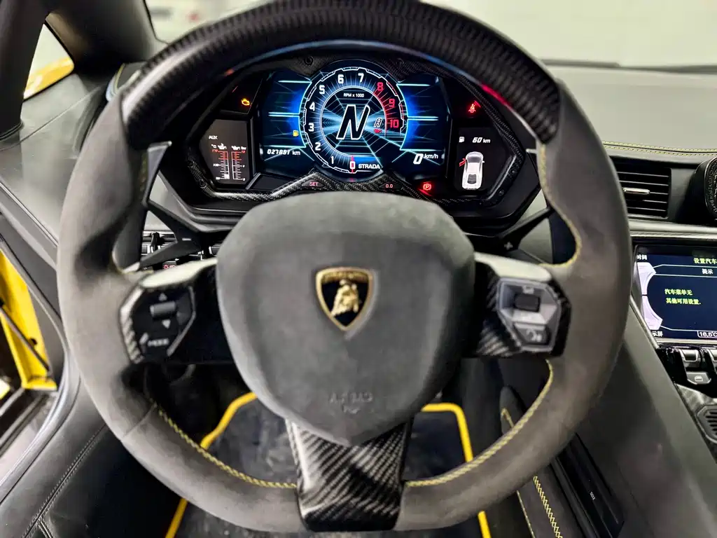 Lamborghini Aventador 2014 — фото 14