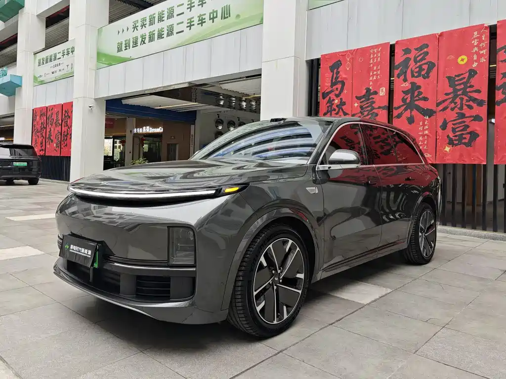 Li Auto Li L8 2025