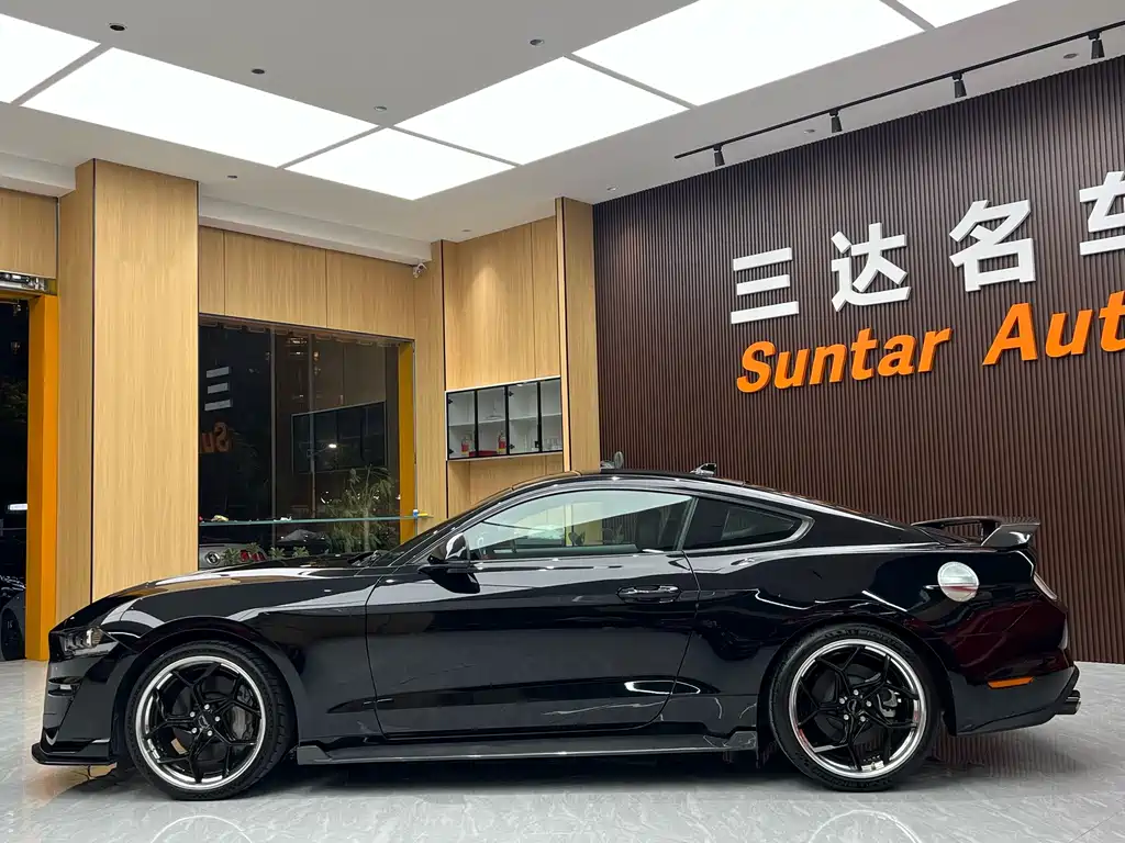 Ford Mustang 2021 — фото 13