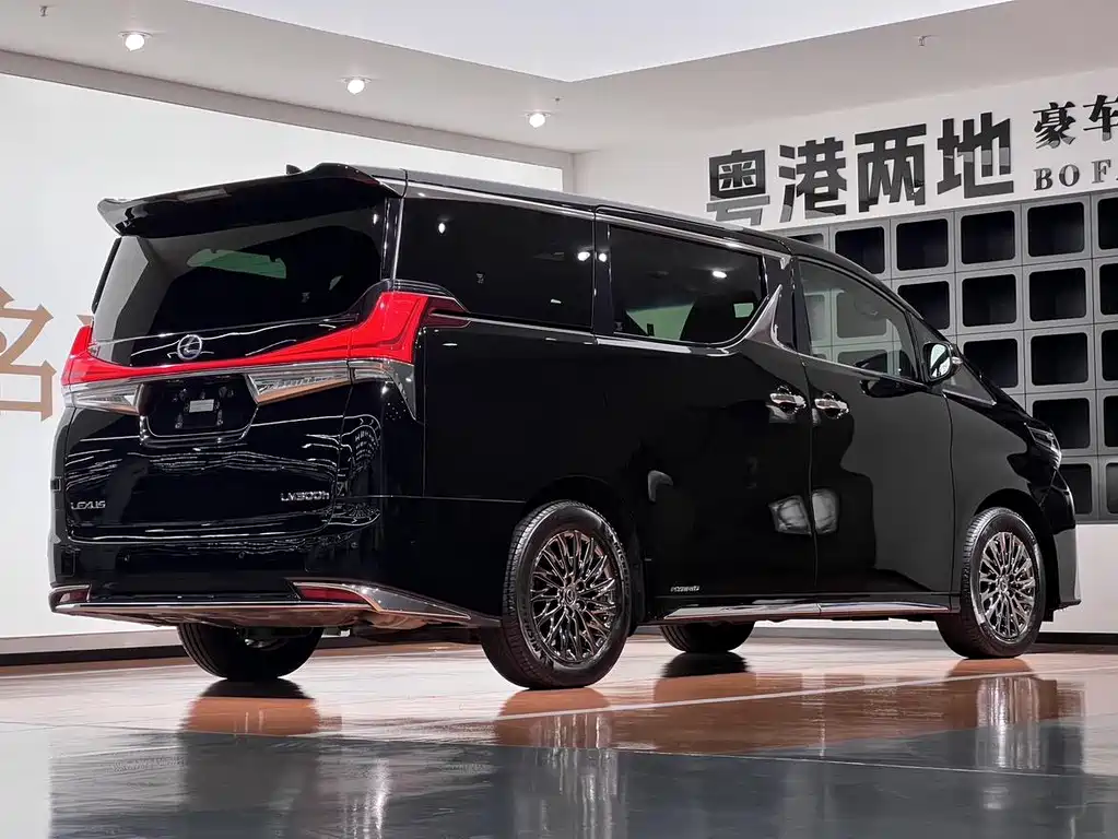 Lexus LM 2023 — фото 10