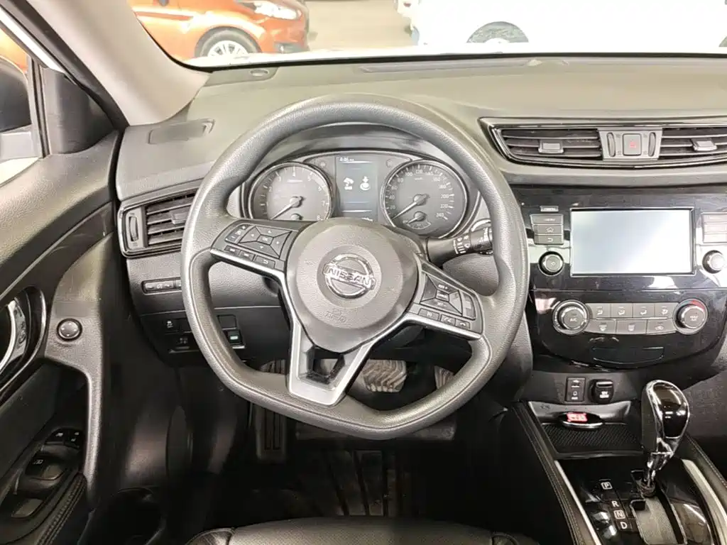 Nissan X-Trail 2018 — фото 11