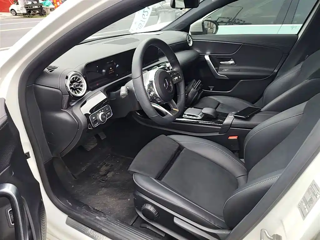 Mercedes-Benz A-Class 2022 — фото 15