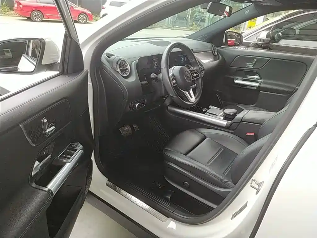 Mercedes-Benz GLA 2021 — фото 16