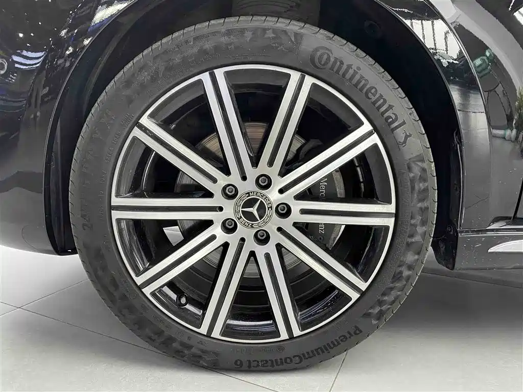 Mercedes-Benz V-Class 2024 — фото 10