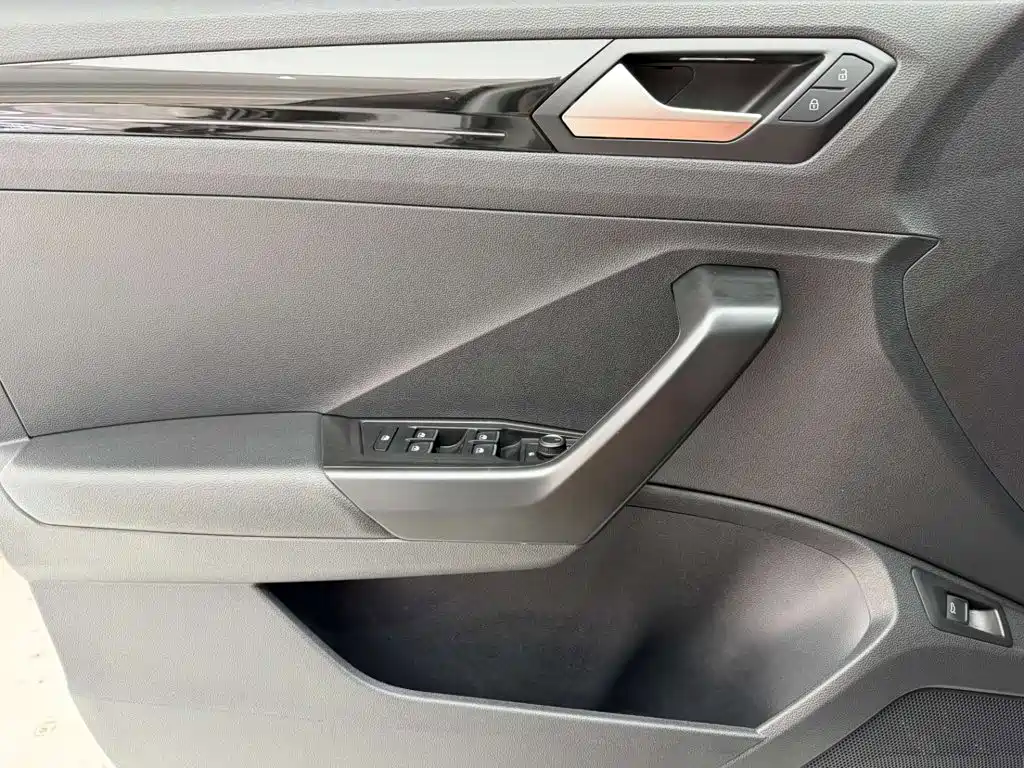 Volkswagen T-Roc 2021 — фото 21