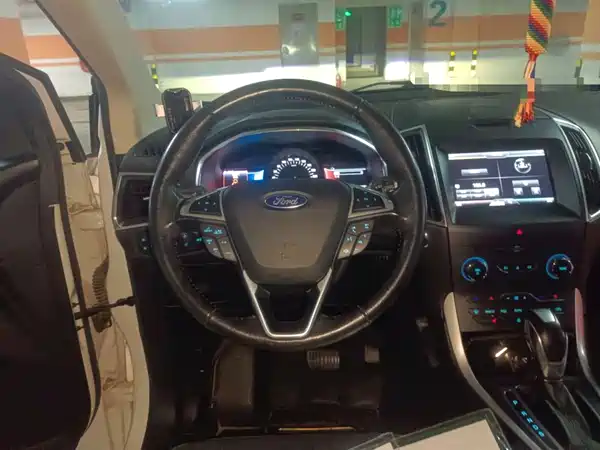 Ford Edge 2015