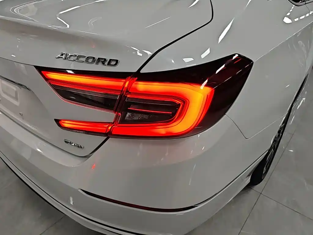 Honda Accord 2022 — фото 8