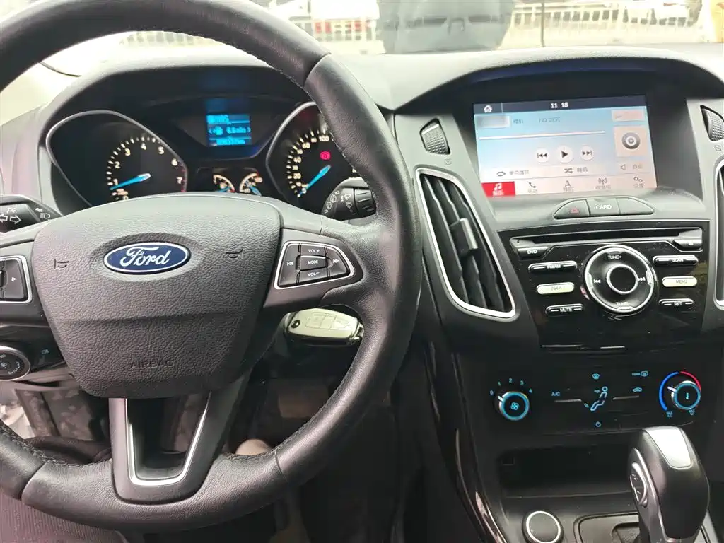 Ford Focus 2018 — фото 6