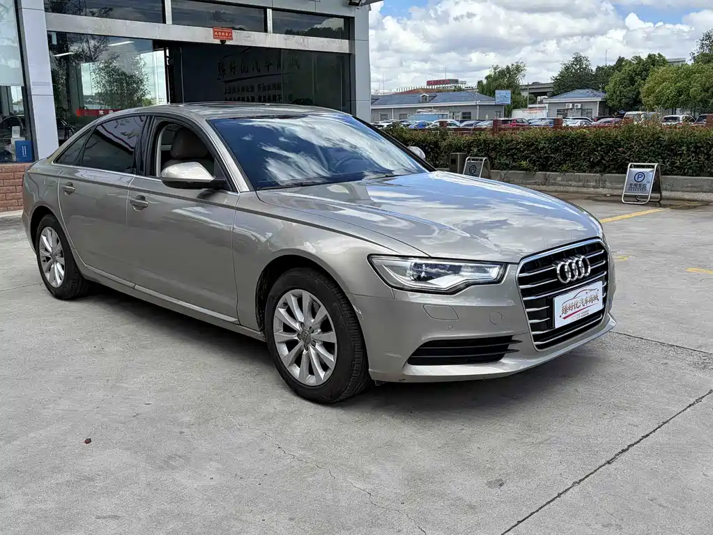Audi A6L 2014 — фото 1