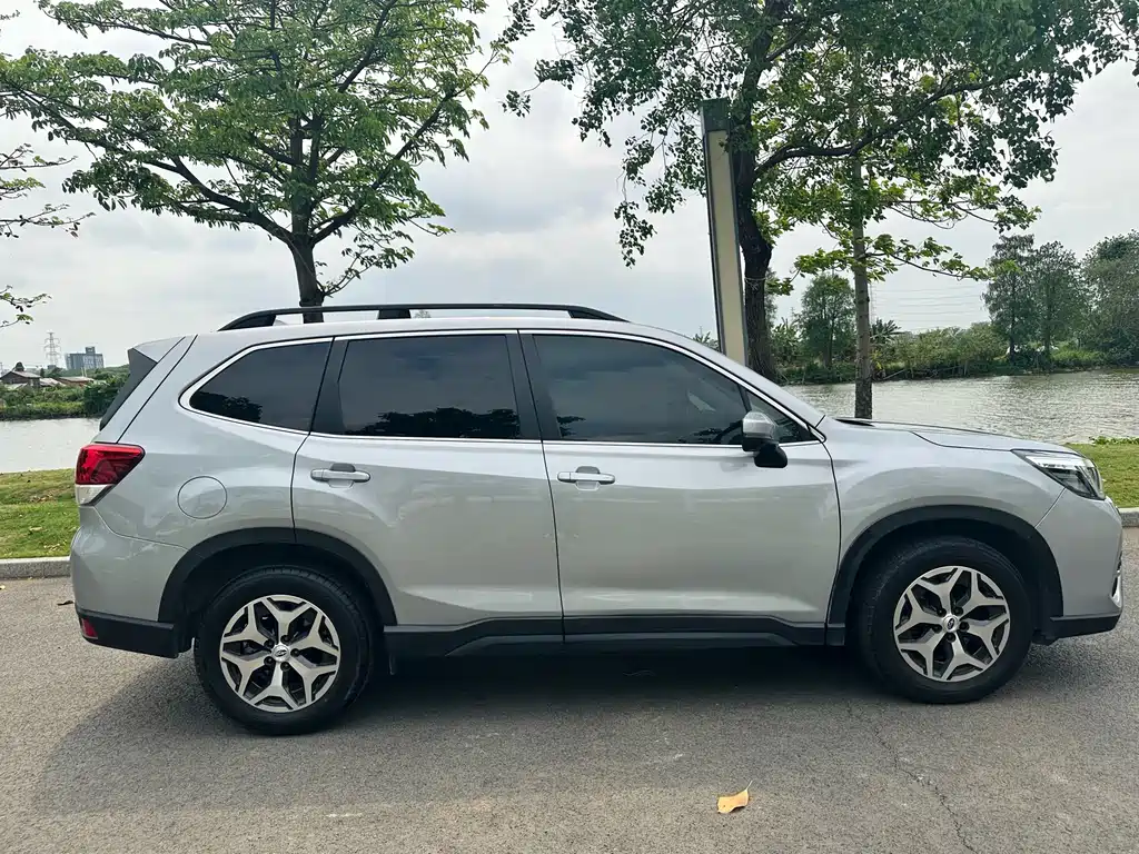 Subaru Forester 2021 — фото 8