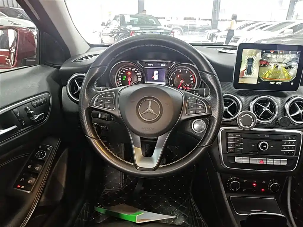 Mercedes-Benz GLA 2018 — фото 11