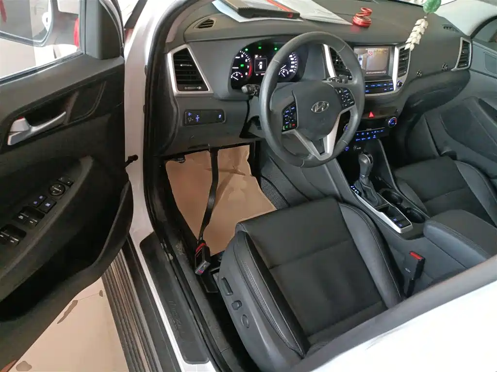 Hyundai Tucson 2018 — фото 16