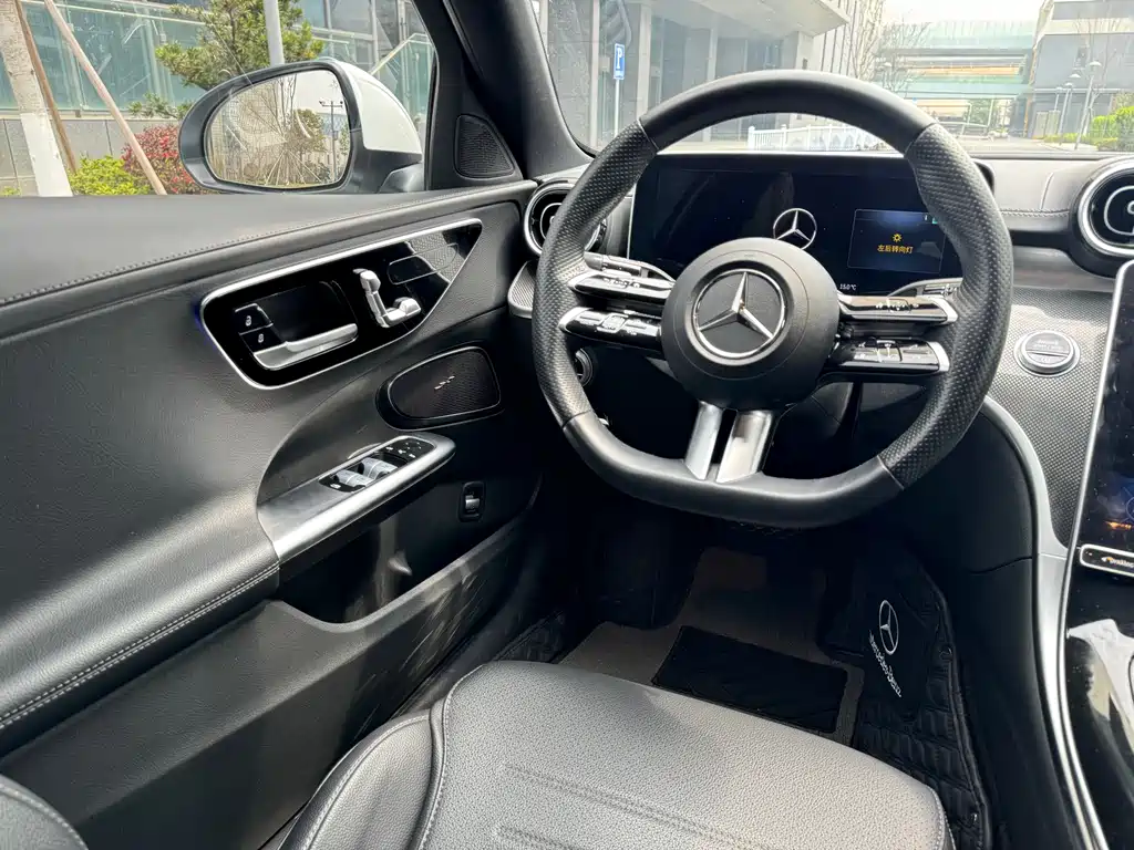 Mercedes-Benz C-Class 2023