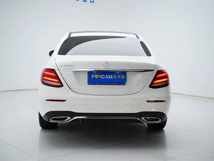 Mercedes-Benz E-Class 2019 — фото 16