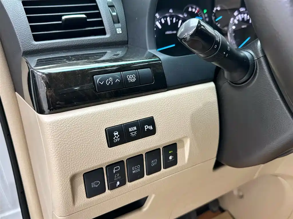 Toyota Alphard 2014 — фото 23
