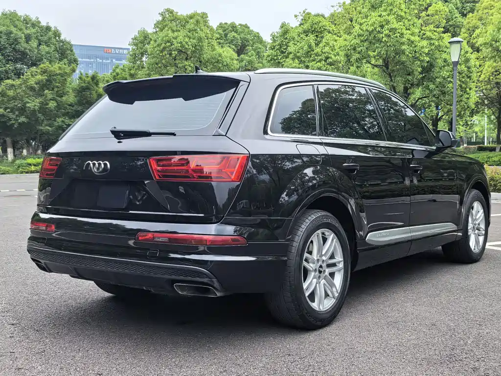 Audi Q7 2018 — фото 6