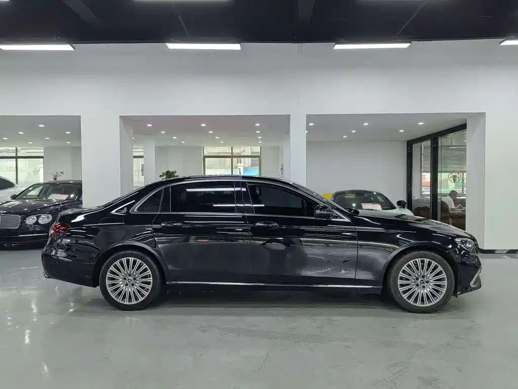 Mercedes-Benz E-Class 2022