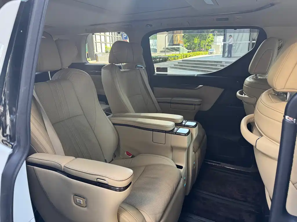 Toyota Alphard 2019 — фото 13