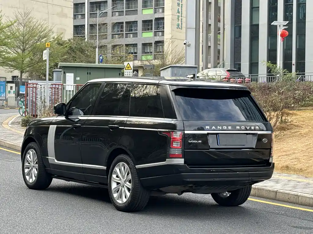 Land Rover Range Rover 2018 — фото 24