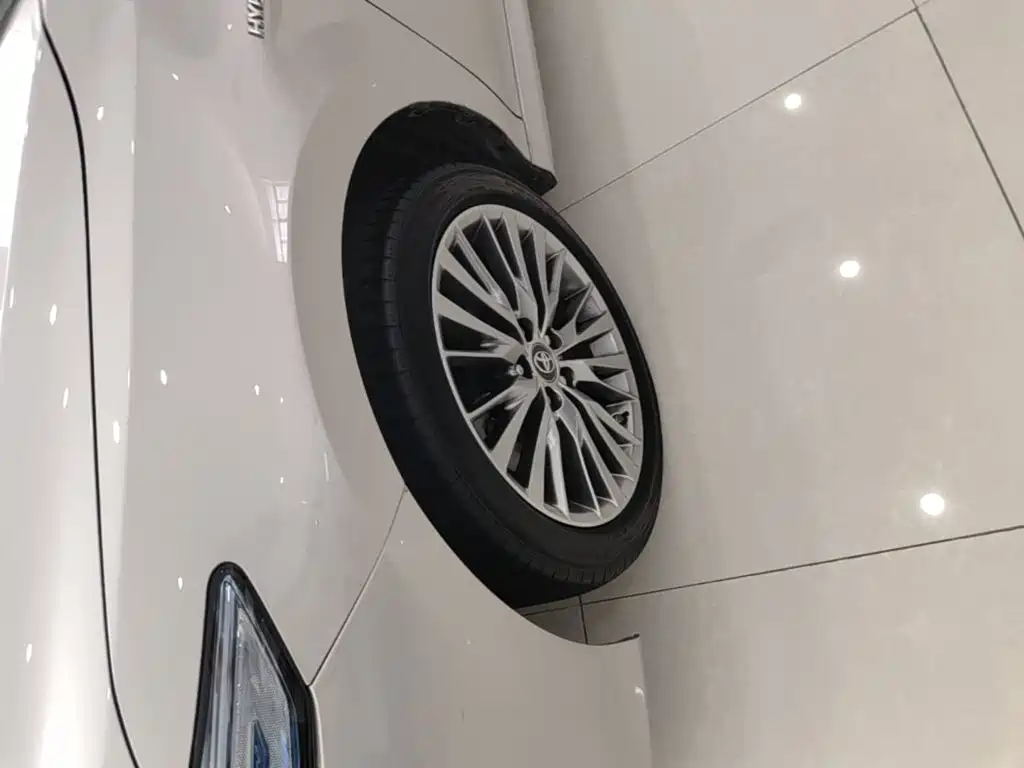 Toyota Camry 2020 — фото 23