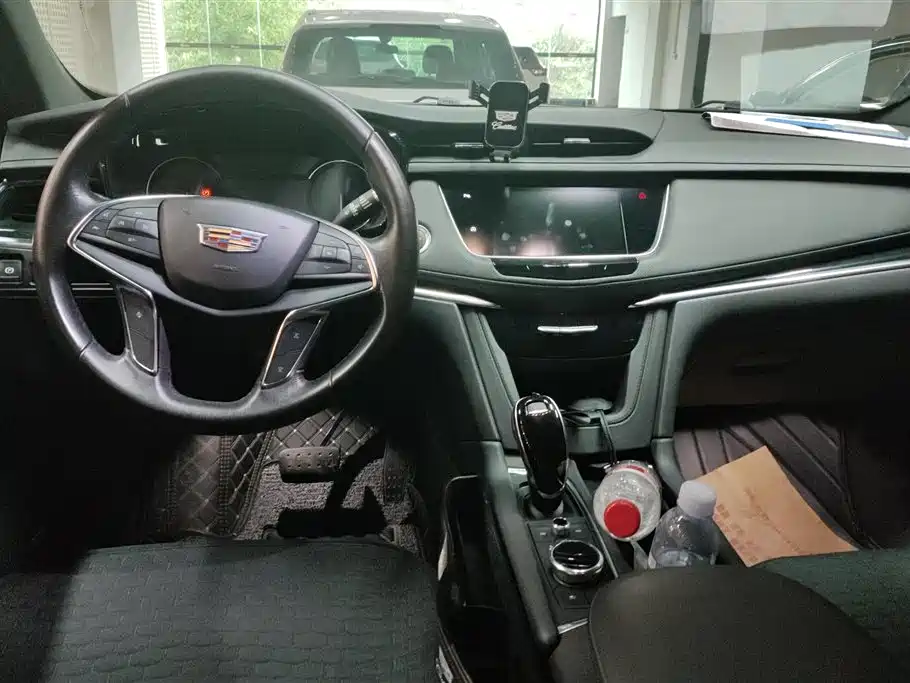 Cadillac XT5 2020 — фото 12
