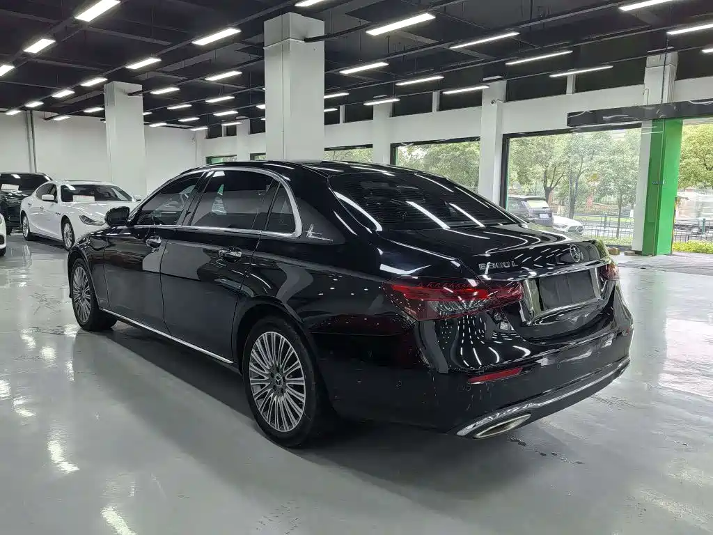 Mercedes-Benz E-Class 2022