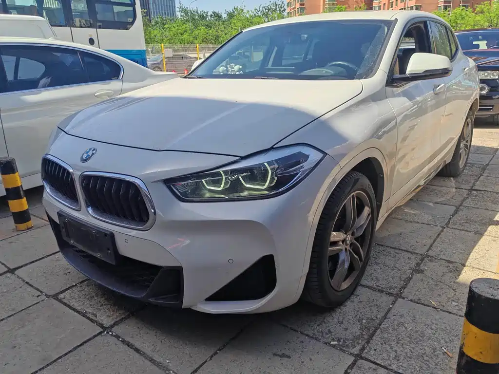 BMW X2 2021 — фото 1