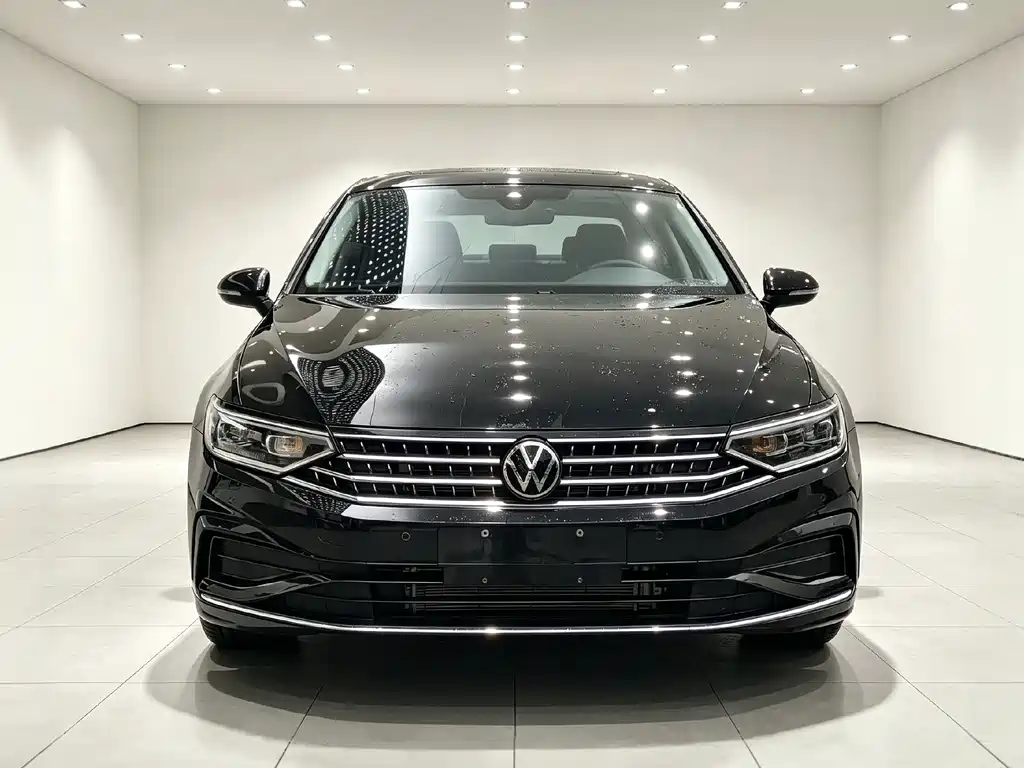 Volkswagen Magotan 2025