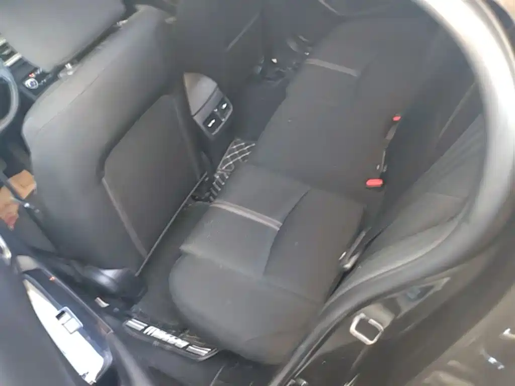 Mazda 3 Axela 2018 — фото 17