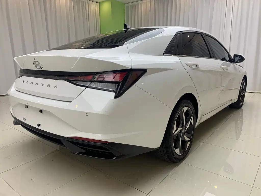 Hyundai Elantra 2023