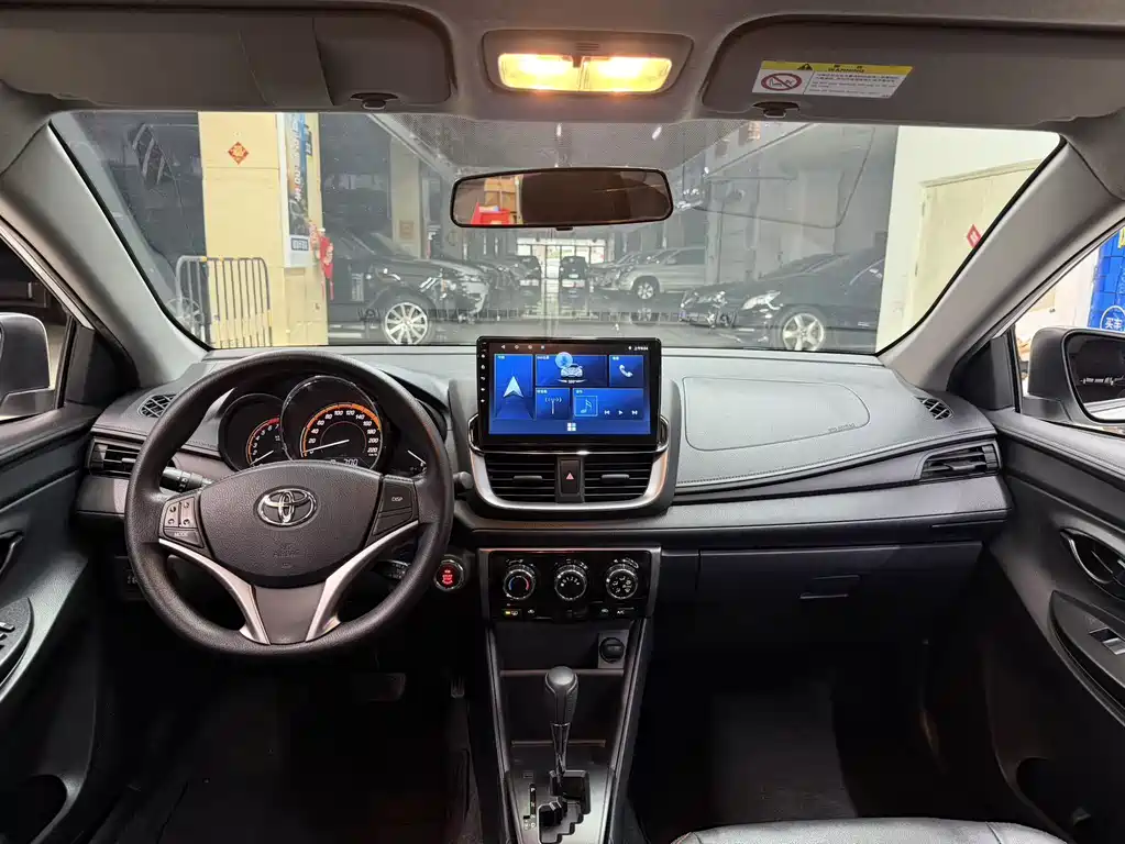Toyota Yaris L 2022 — фото 15