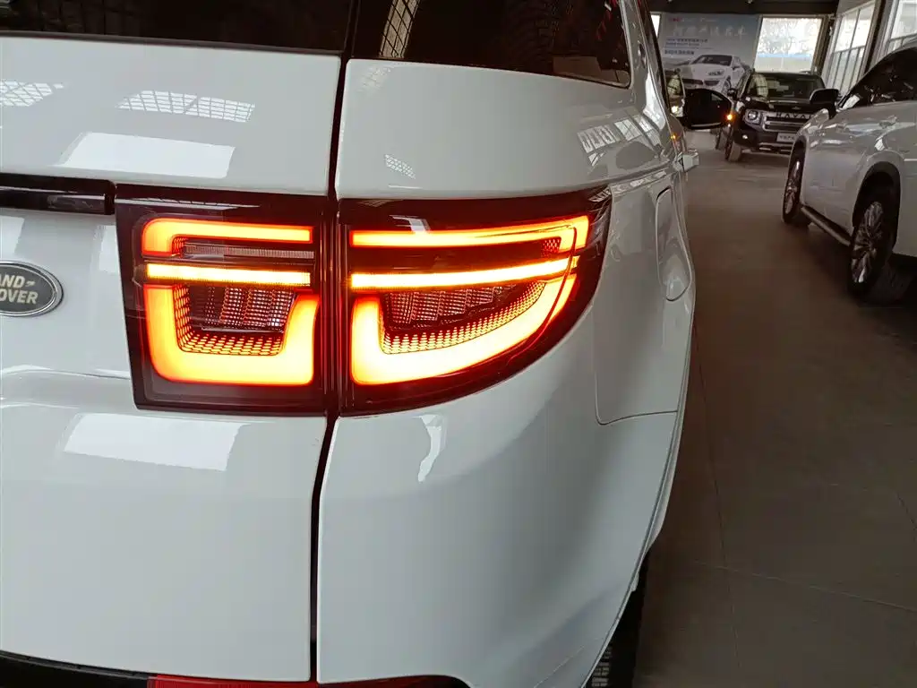 Land Rover Discovery Sport 2021 — фото 24